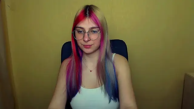 Snapshot of Luna_Lush_ chatting on 03-17-25, 09:01 Luna Lush online show from 03-17-25, 09:01