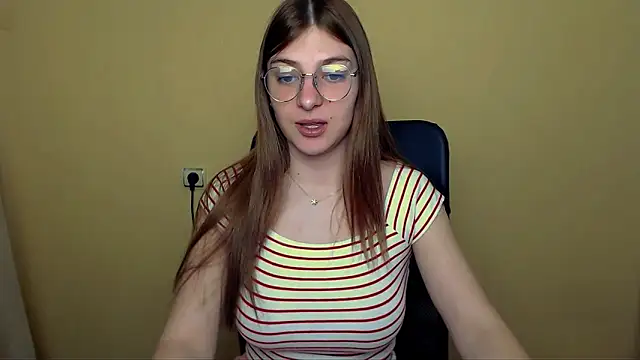 Luna Lush  online show from 04-17-26, 09:23