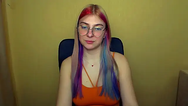 Snapshot of Luna_Lush_ chatting on 03-19-25, 08:45 Luna Lush online show from 03-19-25, 08:45