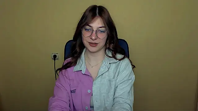 Snapshot of Luna_Lush_ chatting on 05-01-26, 08:41 Luna Lush online show from 05-01-26, 08:41
