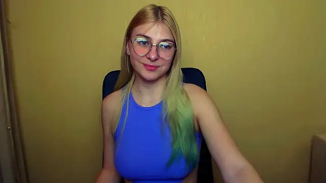 Snapshot of Luna_Lush_ chatting on 01-31-25, 11:35 Luna Lush online show from 01-31-25, 11:35