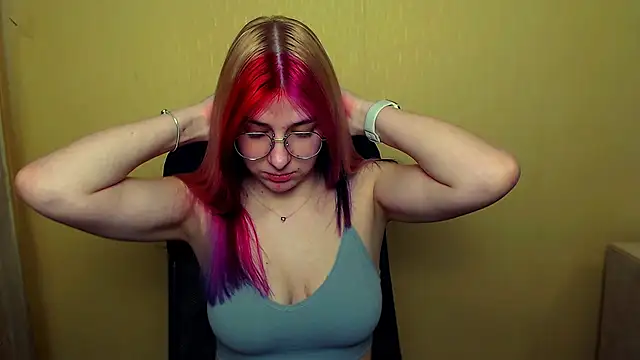 Snapshot of Luna_Lush_ chatting on 02-15-25, 12:11 Luna Lush online show from 02-15-25, 12:11