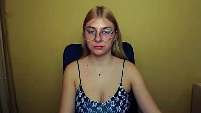 Snapshot of Luna_Lush_ chatting on 01-29-25, 08:29 Luna Lush online show from 01-29-25, 08:29