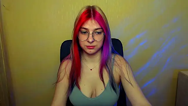 Snapshot of Luna_Lush_ chatting on 02-15-25, 08:44 Luna Lush online show from 02-15-25, 08:44