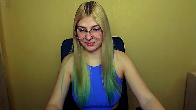 Snapshot of Luna_Lush_ chatting on 02-06-25, 09:22 Luna Lush online show from 02-06-25, 09:22