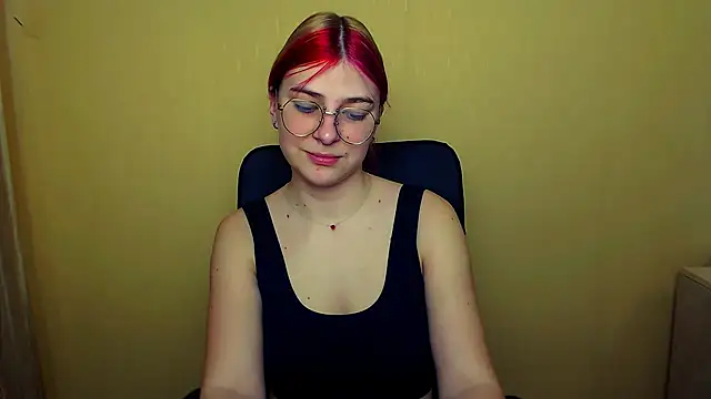 Snapshot of Luna_Lush_ chatting on 02-27-25, 09:18 Luna Lush online show from 02-27-25, 09:18