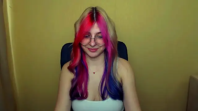 Snapshot of Luna_Lush_ chatting on 03-08-25, 11:16 Luna Lush online show from 03-08-25, 11:16
