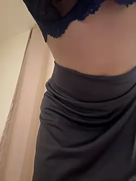 Snapshot of Sarah_cam06 chatting on 05-01-26, 02:27 Sarah cam06 online show from 05-01-26, 02:27