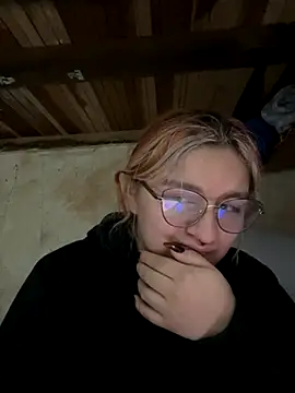 SophiaWeestt99 online show from 10-20-25, 04:47