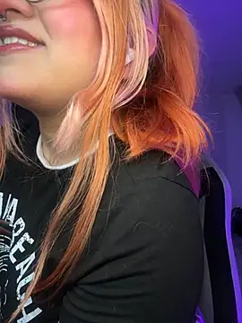 SophiaWeestt99 online show from 07-02-26, 02:23