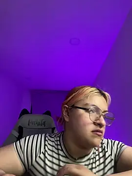 SophiaWeestt99 online show from 06-27-26, 02:28