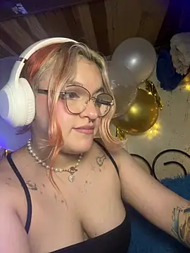 SophiaWeestt99 online show from 03-27-26, 08:26