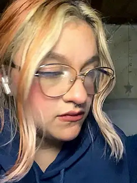 SophiaWeestt99 online show from 01-13-26, 03:10