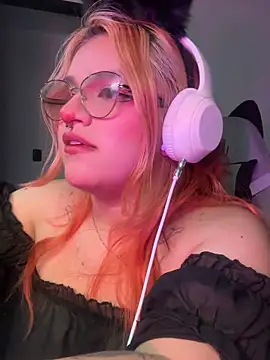 SophiaWeestt99 online show from 06-20-26, 01:54