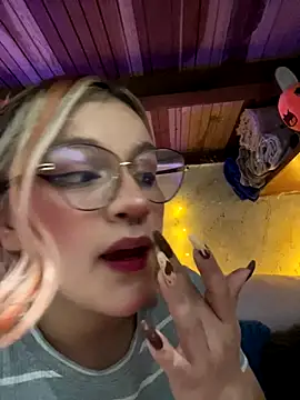 SophiaWeestt99 online show from 11-28-25, 03:07