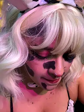 SophiaWeestt99 online show from 10-31-25, 02:41