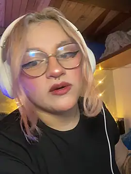 SophiaWeestt99 online show from 02-10-26, 04:11