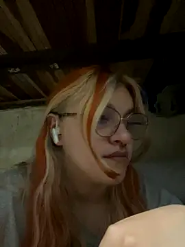 SophiaWeestt99 online show from 09-13-25, 11:27