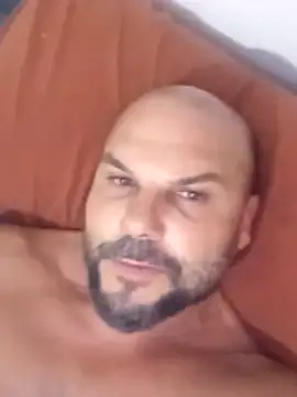 Snapshot of Javierchico chatting on 06-18-26, 05:28 Javierchico online show from 06-18-26, 05:28
