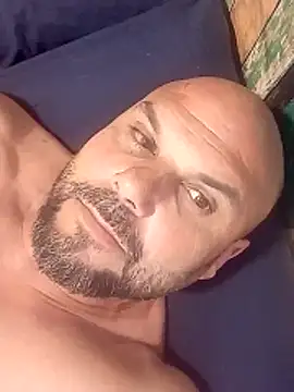 Snapshot of Javierchico chatting on 05-15-26, 09:46 Javierchico online show from 05-15-26, 09:46