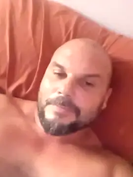 Snapshot of Javierchico chatting on 06-17-26, 09:41 Javierchico online show from 06-17-26, 09:41