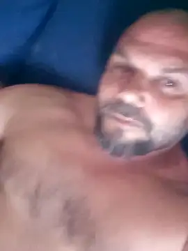 Snapshot of Javierchico chatting on 05-17-26, 05:40 Javierchico online show from 05-17-26, 05:40
