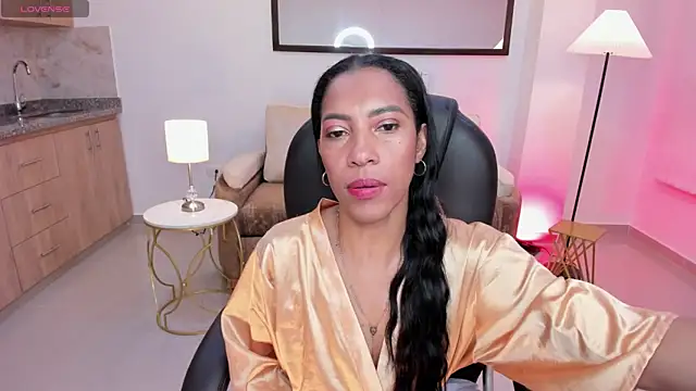 Shantaall  online show from 10-25-25, 07:51