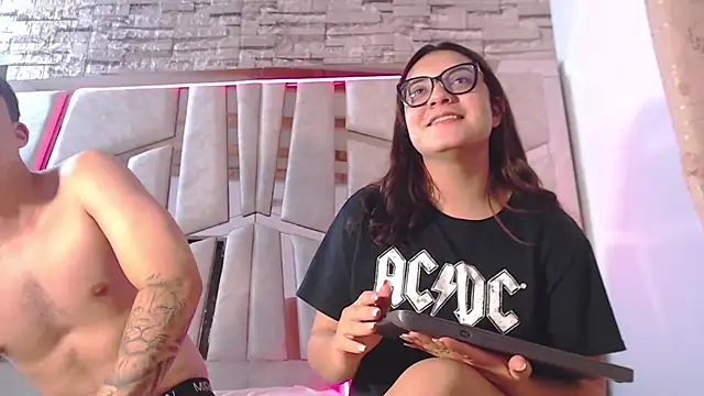 Snapshot of mia_and_austin chatting on 02-07-25, 05:52 mia and austin online show from 02-07-25, 05:52
