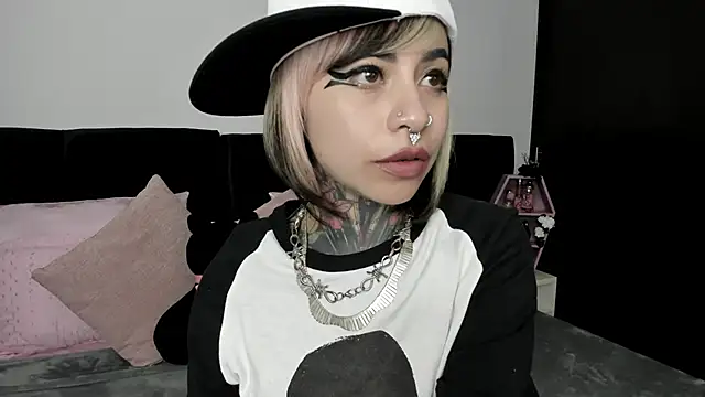 NikkiRamone online show from 01-22-25, 12:17