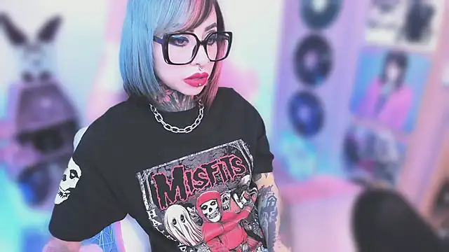 Snapshot of NikkiRamone chatting on 12-03-25, 09:03 NikkiRamone online show from 12-03-25, 09:03