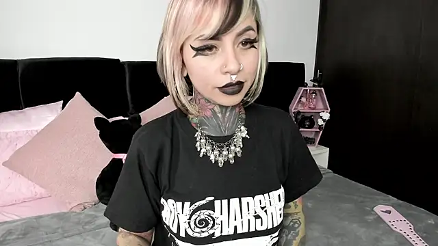 NikkiRamone online show from 01-11-25, 06:23
