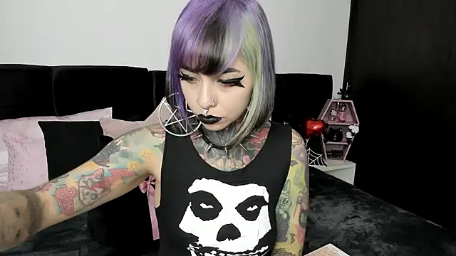 NikkiRamone online show from 02-15-25, 06:12