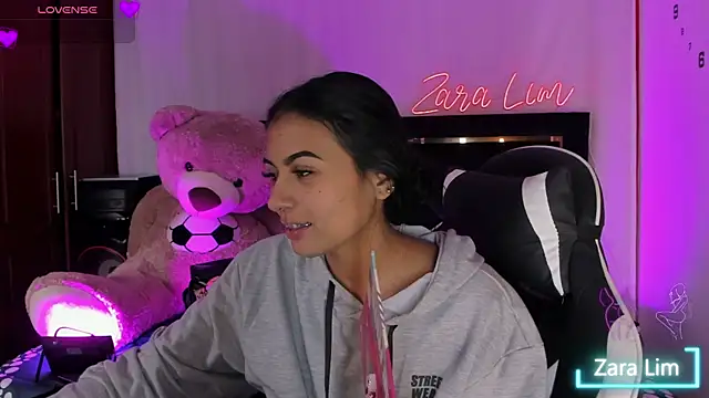 ZaraLim online show from 09-30-25, 02:45