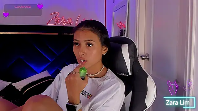 ZaraLim online show from 11-11-25, 06:14