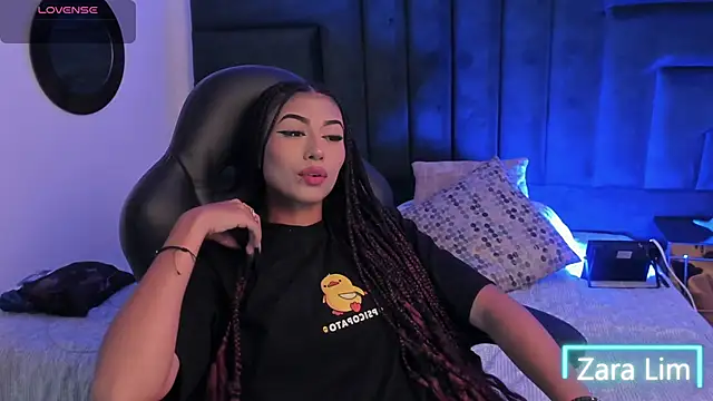 ZaraLim online show from 12-21-25, 06:09