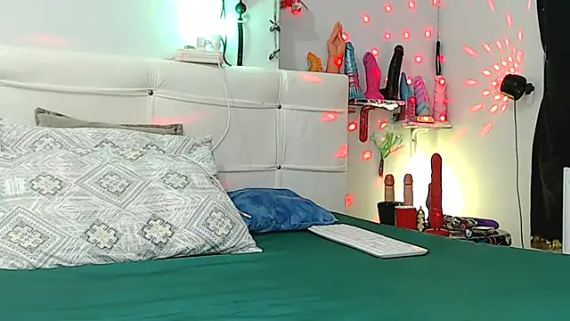 Bitter  online show from 09-25-25, 03:40