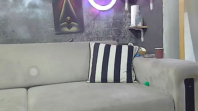 Bitter  online show from 03-19-25, 07:06