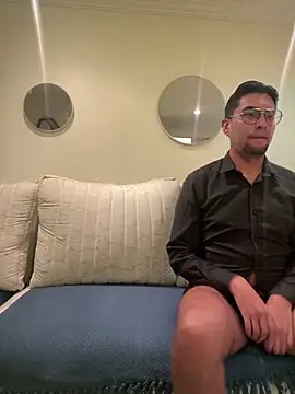 Snapshot of thiagowes chatting on 02-24-26, 02:45 thiagowes online show from 02-24-26, 02:45