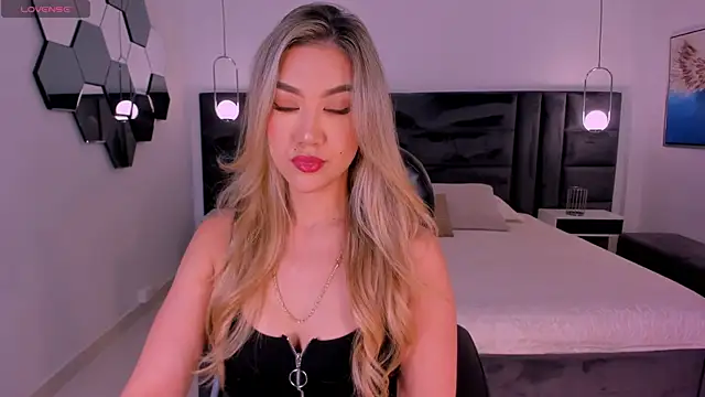 RebeccaHudson online show from 06-15-26, 06:40