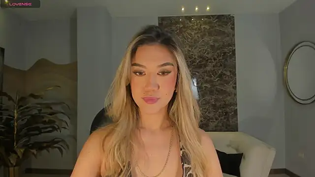 RebeccaHudson online show from 04-05-26, 05:41