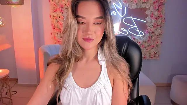 Snapshot of RebeccaHudson chatting on 02-27-25, 03:18 RebeccaHudson online show from 02-27-25, 03:18