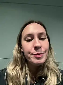 Snapshot of M1ssyk1ssy chatting on 01-01-25, 06:49 M1ssyk1ssy online show from 01-01-25, 06:49