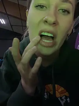 Snapshot of M1ssyk1ssy chatting on 02-05-25, 11:50 M1ssyk1ssy online show from 02-05-25, 11:50