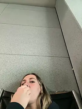 Snapshot of M1ssyk1ssy chatting on 01-17-25, 06:44 M1ssyk1ssy online show from 01-17-25, 06:44