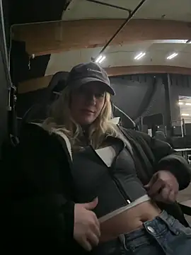 Snapshot of M1ssyk1ssy chatting on 02-01-25, 08:16 M1ssyk1ssy online show from 02-01-25, 08:16