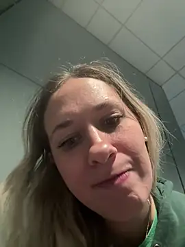 Snapshot of M1ssyk1ssy chatting on 01-10-25, 03:48 M1ssyk1ssy online show from 01-10-25, 03:48