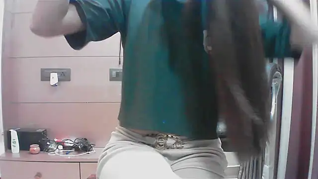 collage hoty online show from 11-15-25, 04:44