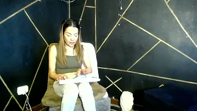 Snapshot of camilawm19 chatting on 04-14-26, 07:35 camilawm19 online show from 04-14-26, 07:35