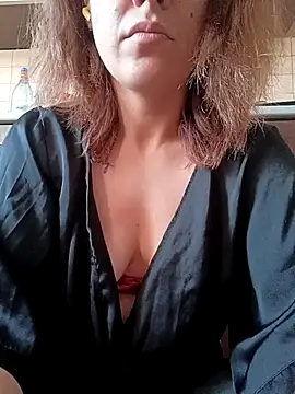 Snapshot of ladyrrr chatting on 05-28-26, 04:35 ladyrrr online show from 05-28-26, 04:35