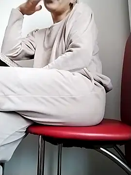 ladyrrr online show from 10-25-25, 07:51